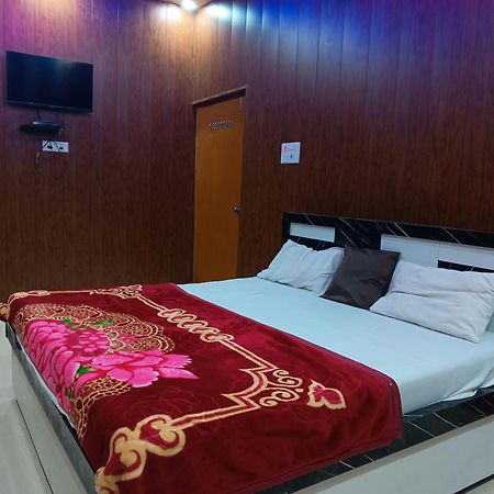 מלון La Ayodhya Residency מראה חיצוני תמונה