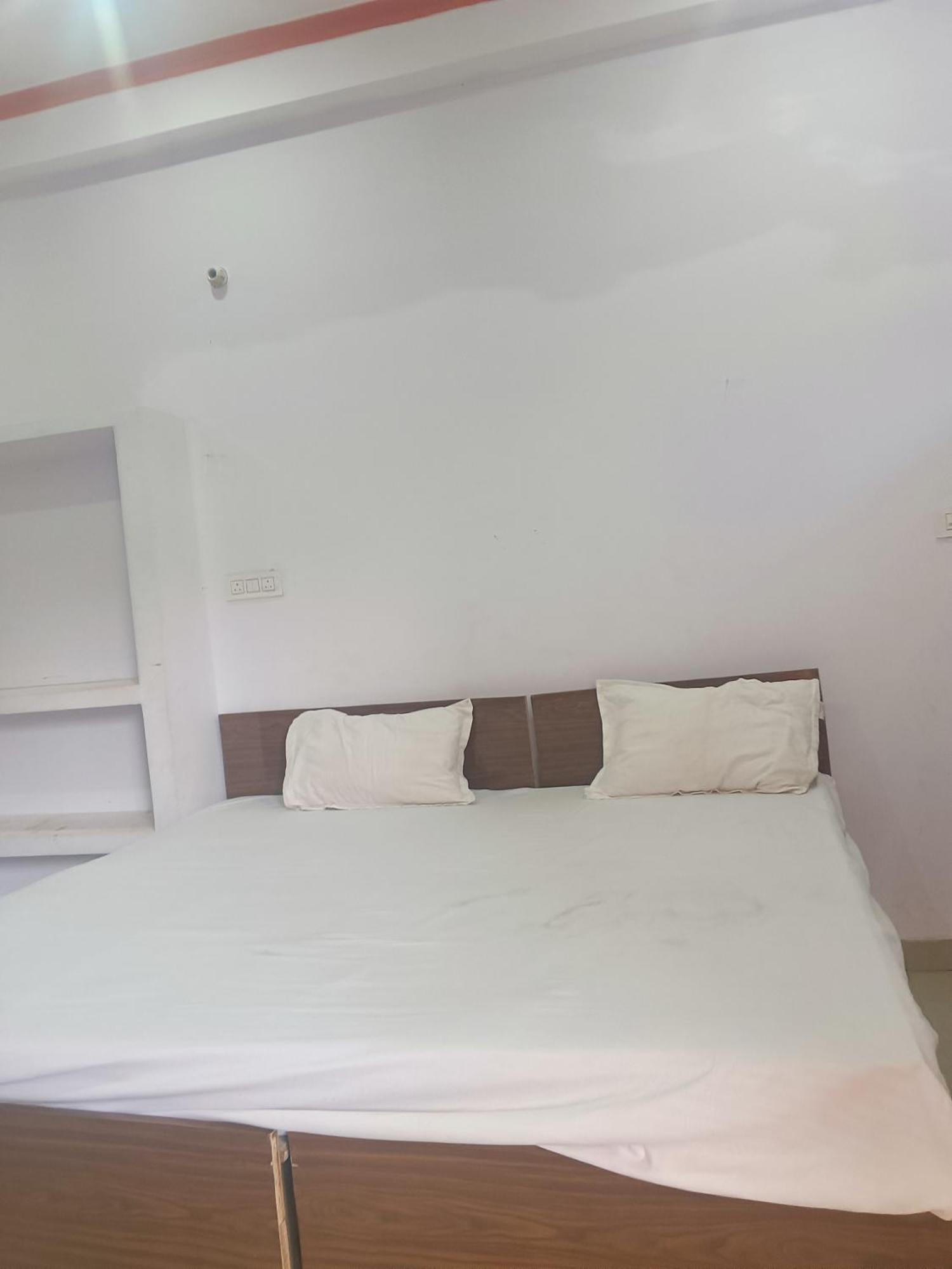 מלון La Ayodhya Residency מראה חיצוני תמונה