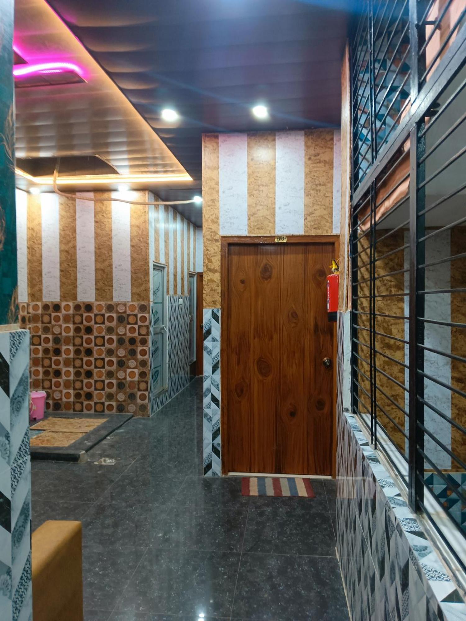 מלון La Ayodhya Residency מראה חיצוני תמונה